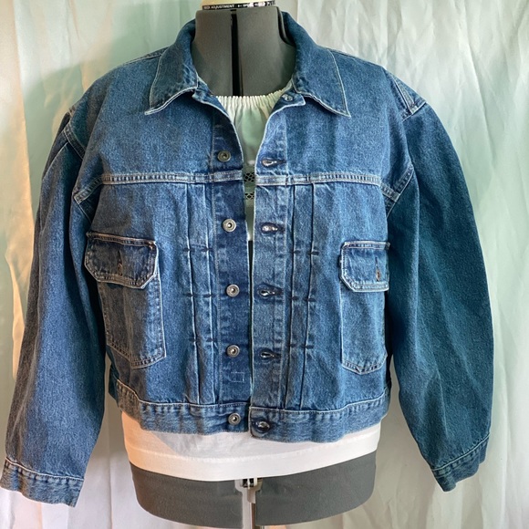 Levi's Jackets & Blazers - Levi’s NWT Sunday Trucker Jean Jacket